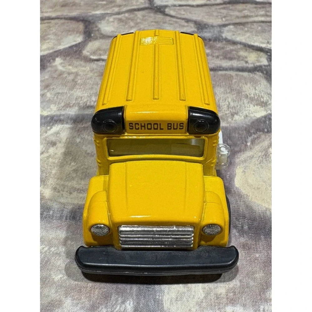 4” Pull Back Action School Bus 1:36 Scale. Near Mint. Operating Stop Sign 🛑
